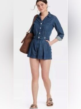 Dark wash denim romper shorts jumpsuit- Universal Thread
Size 10